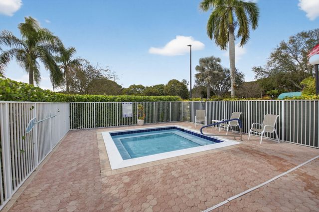 8491 Leeway Lane, Boynton Beach, FL 33436