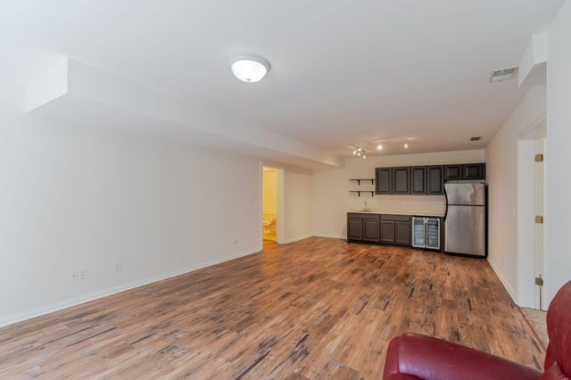 2606 Sweetgum Court, Valparaiso, IN 46383