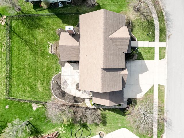 2606 Sweetgum Court, Valparaiso, IN 46383