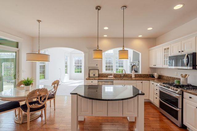 2606 Sweetgum Court, Valparaiso, IN 46383