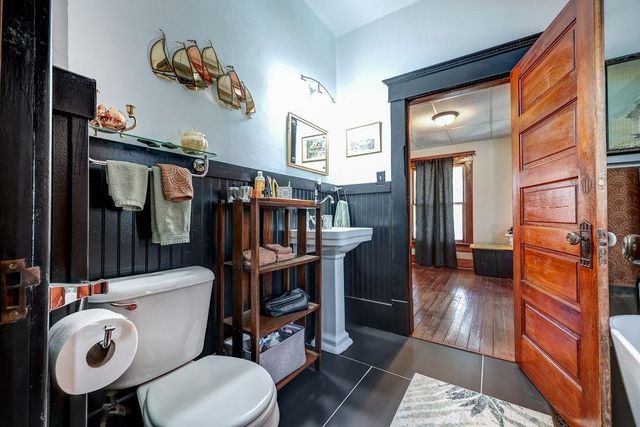 1012 Stewart St, Winfield, KS 67156