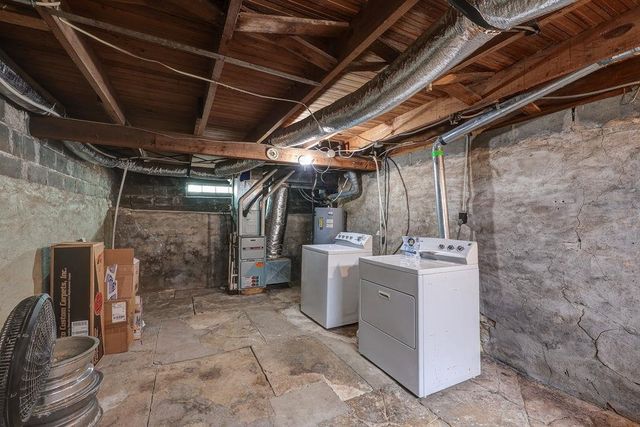 1012 Stewart St, Winfield, KS 67156