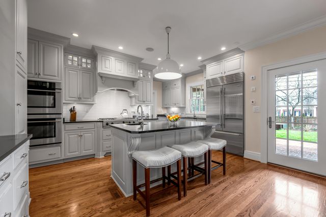304 Holiday Road, Lexington, KY 40502