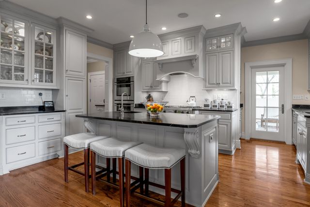 304 Holiday Road, Lexington, KY 40502