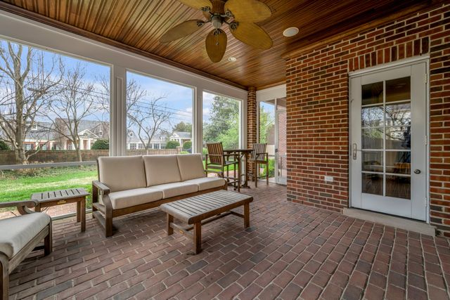 304 Holiday Road, Lexington, KY 40502