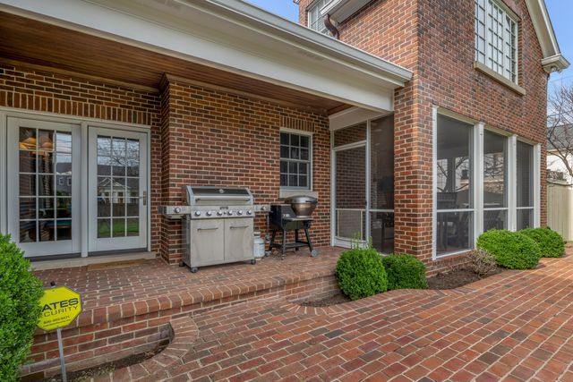 304 Holiday Road, Lexington, KY 40502