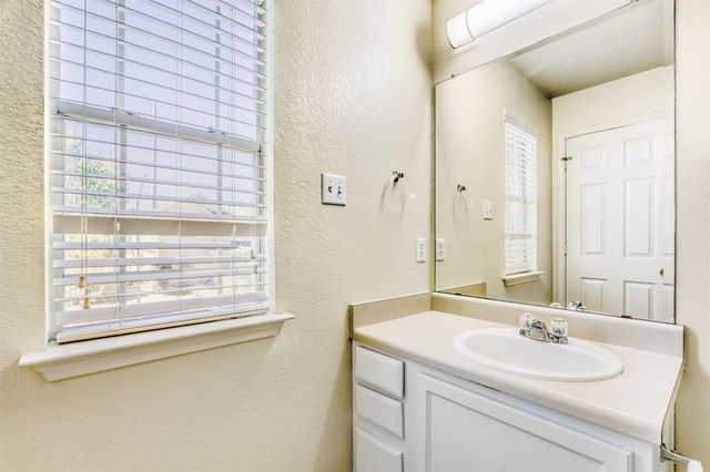 1808 Lost Maples LOOP, Cedar Park, TX 78613