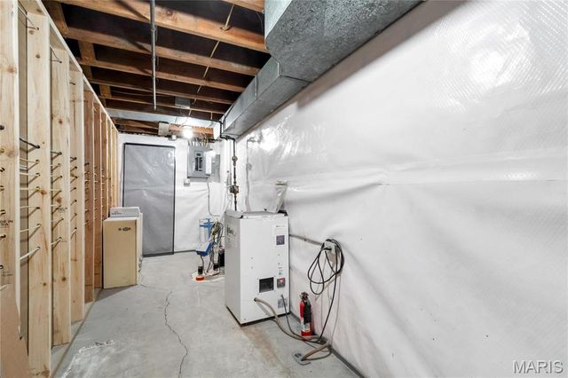 8900 Moritz Avenue, St Louis, MO 63144