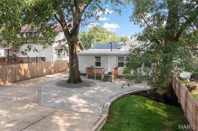 8900 Moritz Avenue, St Louis, MO 63144