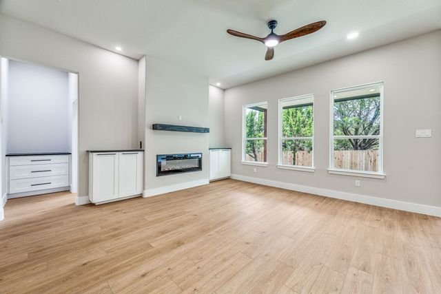 2603 Creek Drive, Granbury, TX 76048
