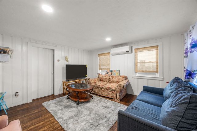 21 Lyndale Rd, Yarmouth, MA 02664