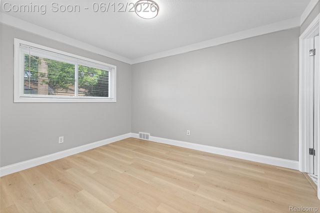 30772 J Carls Street, Roseville, MI 48066