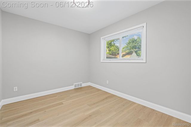30772 J Carls Street, Roseville, MI 48066