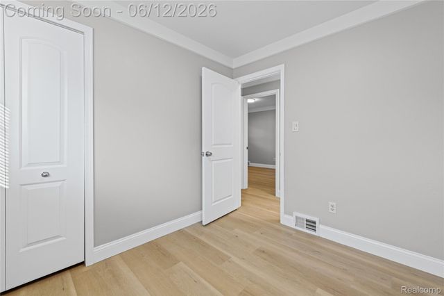 30772 J Carls Street, Roseville, MI 48066