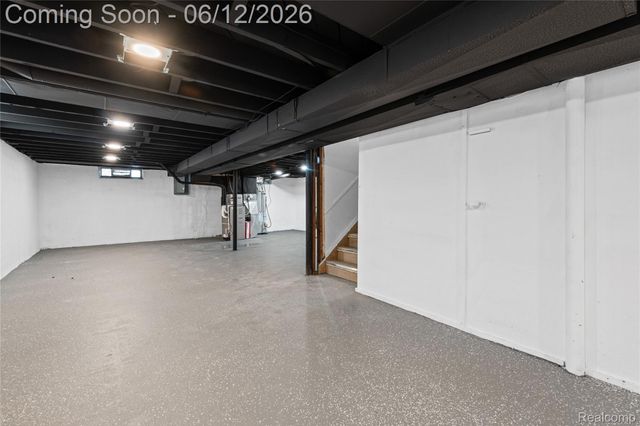 30772 J Carls Street, Roseville, MI 48066