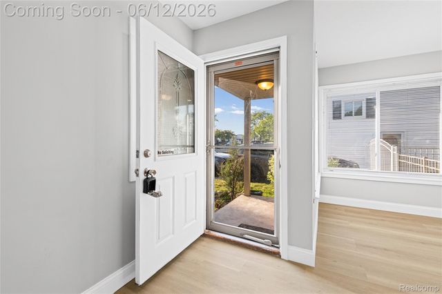 30772 J Carls Street, Roseville, MI 48066