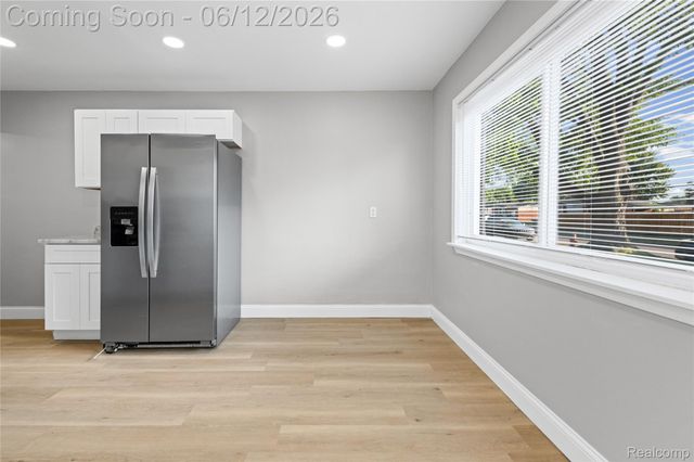 30772 J Carls Street, Roseville, MI 48066