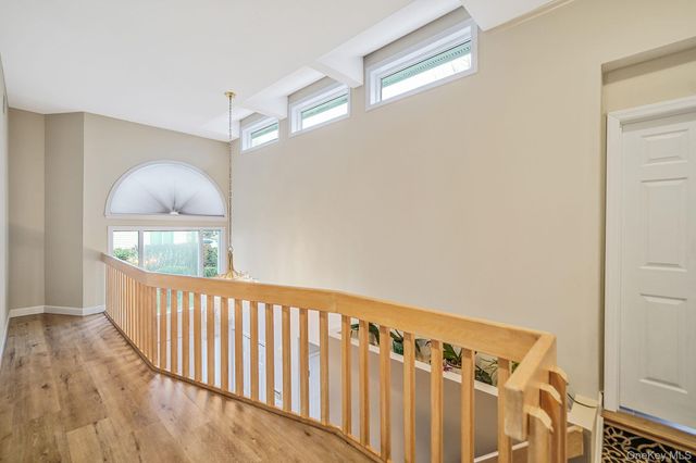 6 Stone Gate Court 6, Smithtown, NY 11787