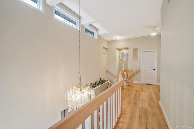 6 Stone Gate Court 6, Smithtown, NY 11787