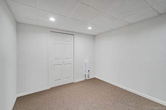 6 Stone Gate Court 6, Smithtown, NY 11787