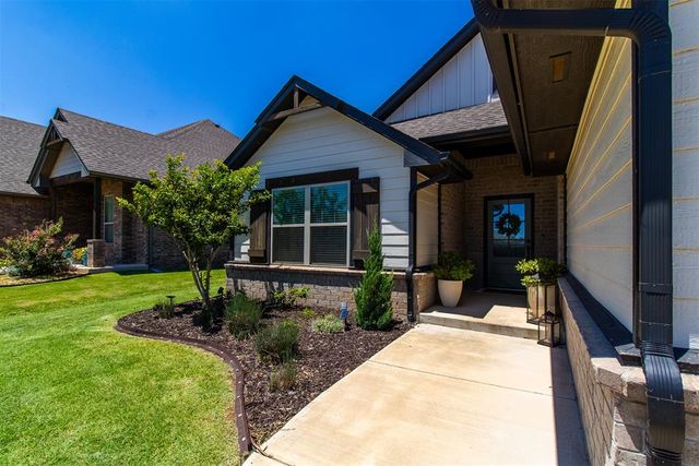 9033 NW 118th Street, Yukon, OK 73099