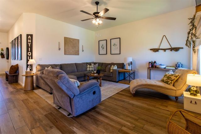 9033 NW 118th Street, Yukon, OK 73099