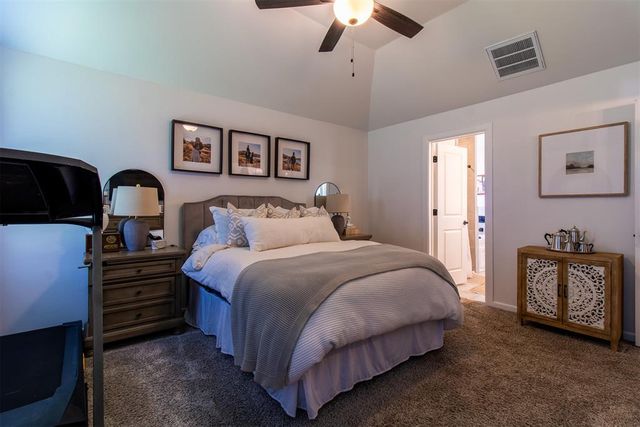 9033 NW 118th Street, Yukon, OK 73099
