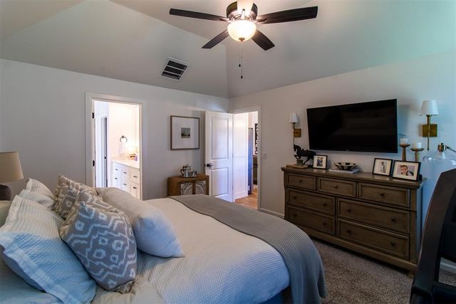 9033 NW 118th Street, Yukon, OK 73099