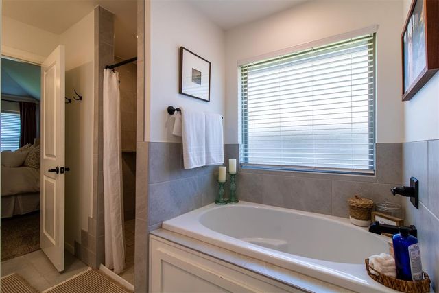 9033 NW 118th Street, Yukon, OK 73099