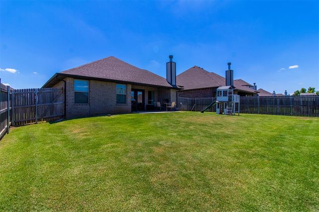 9033 NW 118th Street, Yukon, OK 73099