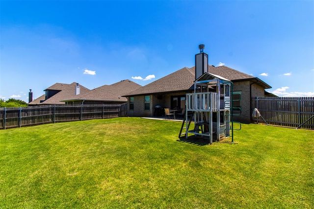 9033 NW 118th Street, Yukon, OK 73099