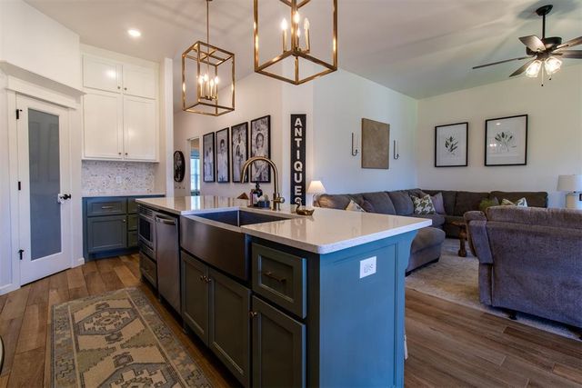 9033 NW 118th Street, Yukon, OK 73099