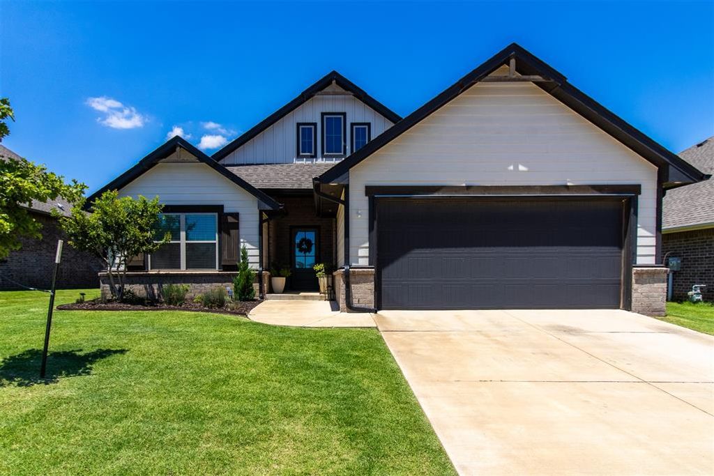 9033 NW 118th Street, Yukon, OK 73099