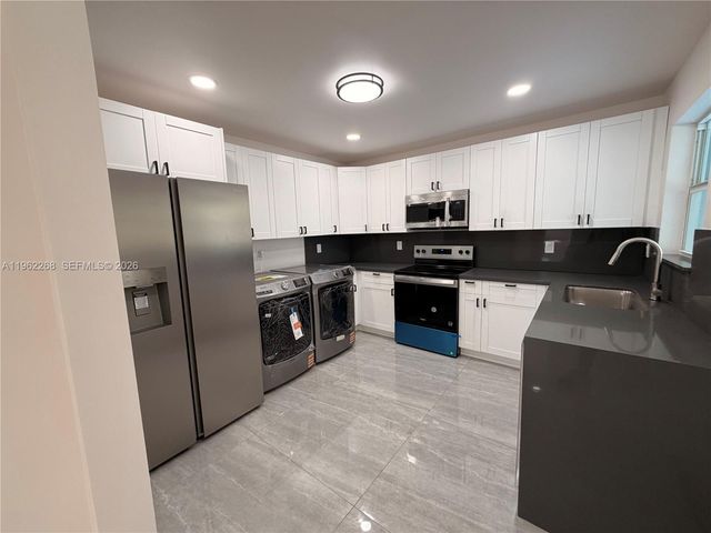 809 NW 12th Ave, Fort Lauderdale, FL 33311