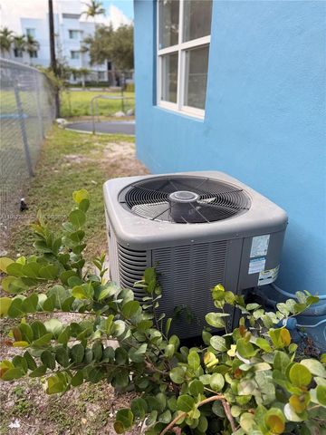 809 NW 12th Ave, Fort Lauderdale, FL 33311