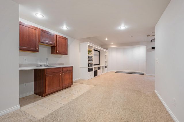 5727 S Bobwhite Avenue, Kalamazoo, MI 49009