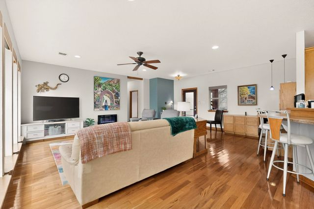 185 Silver Lakes Drive, Sunset, TX 76270