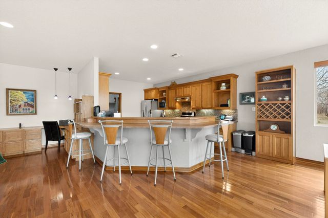 185 Silver Lakes Drive, Sunset, TX 76270