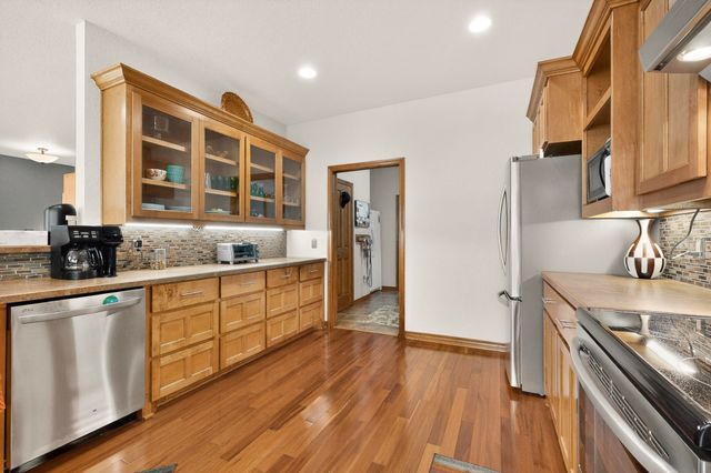 185 Silver Lakes Drive, Sunset, TX 76270