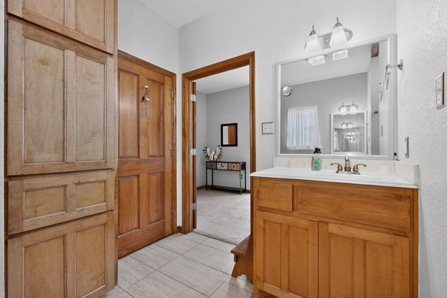 185 Silver Lakes Drive, Sunset, TX 76270