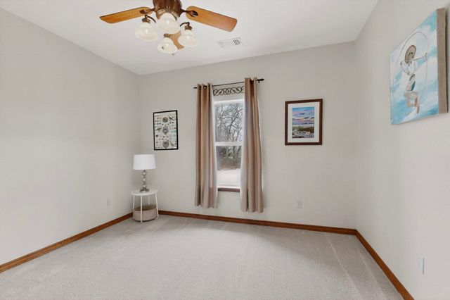 185 Silver Lakes Drive, Sunset, TX 76270