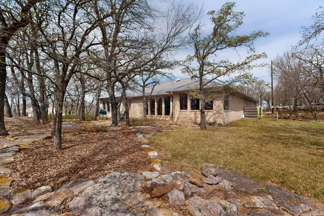 185 Silver Lakes Drive, Sunset, TX 76270
