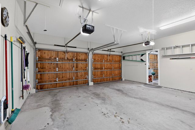 185 Silver Lakes Drive, Sunset, TX 76270