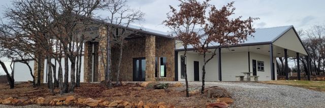 185 Silver Lakes Drive, Sunset, TX 76270