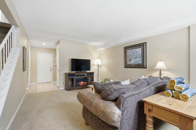 1396 Arden View Drive, Arden Hills, MN 55112