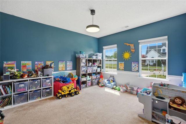 137 Eagleton CIR, Moyock, NC 27958