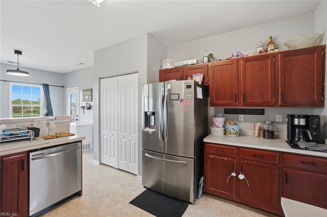 137 Eagleton CIR, Moyock, NC 27958