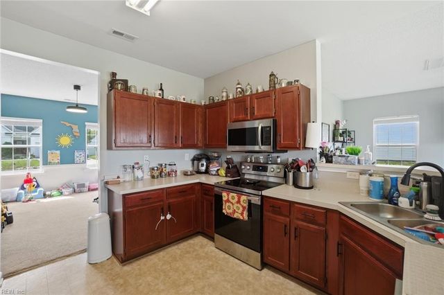 137 Eagleton CIR, Moyock, NC 27958