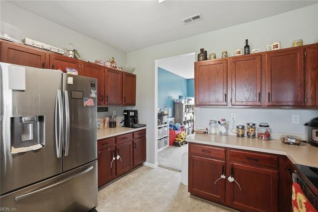 137 Eagleton CIR, Moyock, NC 27958