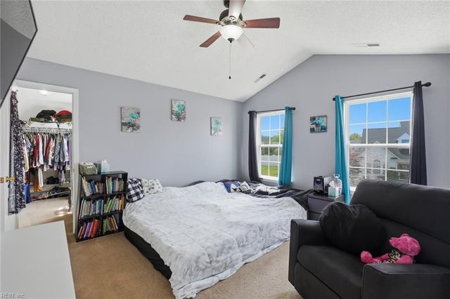 137 Eagleton CIR, Moyock, NC 27958